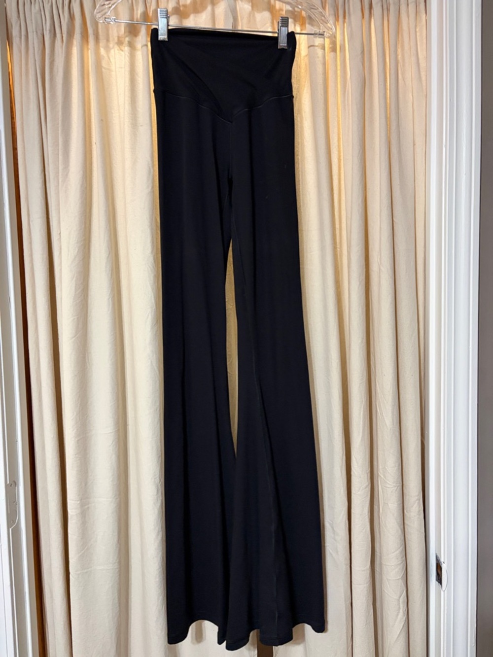 Arie High Waisted Crossover Flare Leggings